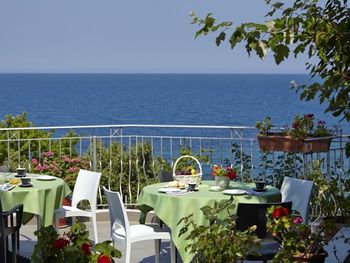ALKYONIS HOTEL 2*