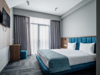 ADDRESS INN HOTEL 4*