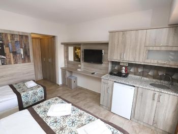 STREET 61 STUDIO APART HOTEL 3*