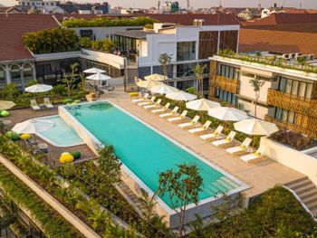 THE AVIARY HOTEL 4*