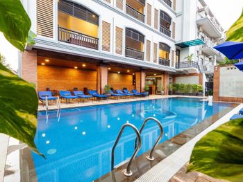 BLANC SMITH HOTEL 4*