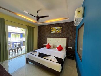 ROYAL NEPTUNIAN BEACH COTTAGES ARAMBOL GOA 3*