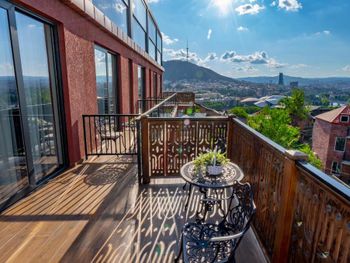 IRIS HOTEL TBILISI 4*