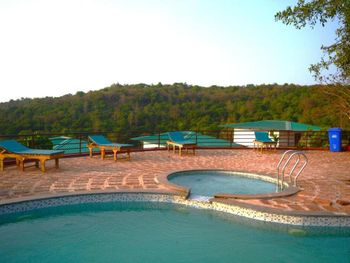 CASHEW LEAF RESORT 3*