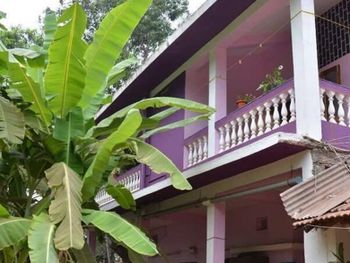 ORCHID BEACH HOUSE GOA 2*
