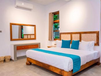 SERENMO VILLA 4*