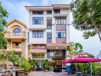 LA MAISON DANANG BEACH HOTEL 3*