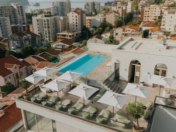 INFINITY HOTEL & MORE