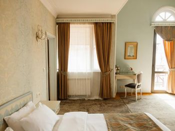 REIKARTZ CITY TBILISI 4*