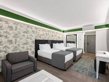 UTOPIA WORLD HOTEL 5*