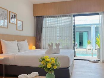 XEN POOL ACCESS & CAFE 4*