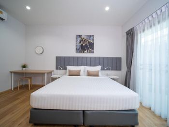 XEN POOL ACCESS & CAFE 4*