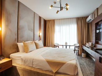 WHITE BREEZE HOTEL BAKU 4*