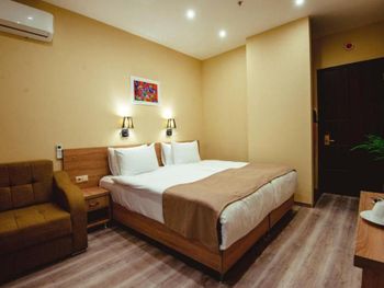 HOTEL DATE 3*