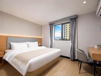 SANYA GUANHAILOU HOTEL 2*