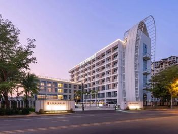 SANYA BAY CHUDAOHONGBIN HOLIDAY HOTEL 4*