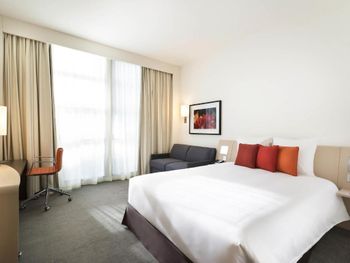 NOVOTEL AL BUSTAN 4*