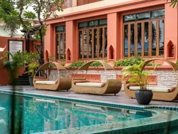 SUNDAY CHATEAU EN VILLE PATTAYA 5*