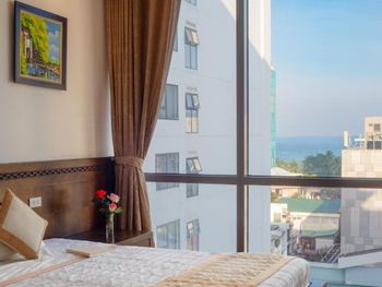 HOLIDAY CENTRAL NHA TRANG 4*