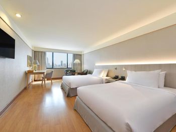 TWIN TOWERS HOTEL 4*