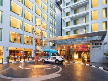 RADISSON SUITES SUKHUMVIT 5*