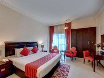 CITY STAY PREMIUM HOTEL APARTMENTS (EX. GOLDEN SQUARE APARTMENTS) 4*