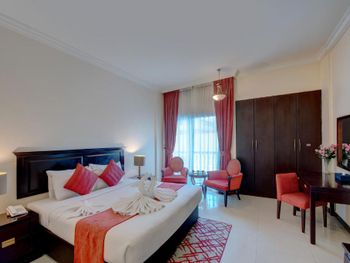 CITY STAY PREMIUM HOTEL APARTMENTS (EX. GOLDEN SQUARE APARTMENTS) 4*