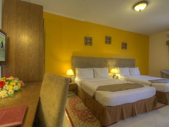 HYDE PARK HOTEL 2*