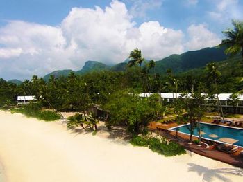 AVANI SEYCHELLES BARBARONS RESORT & SPA 4*