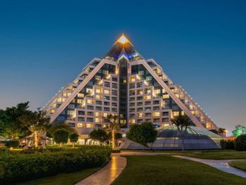 RAFFLES DUBAI 5*