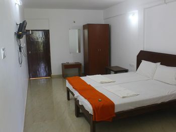 POONAM GUESTHOUSE (EX. POONAM VILLAGE RESORT)